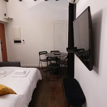 Easyinrome Navona Apartman *